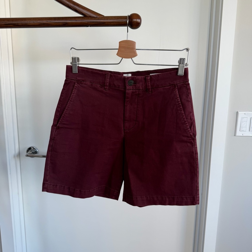 Men's GAP Burgundy Shorts, 28 inch